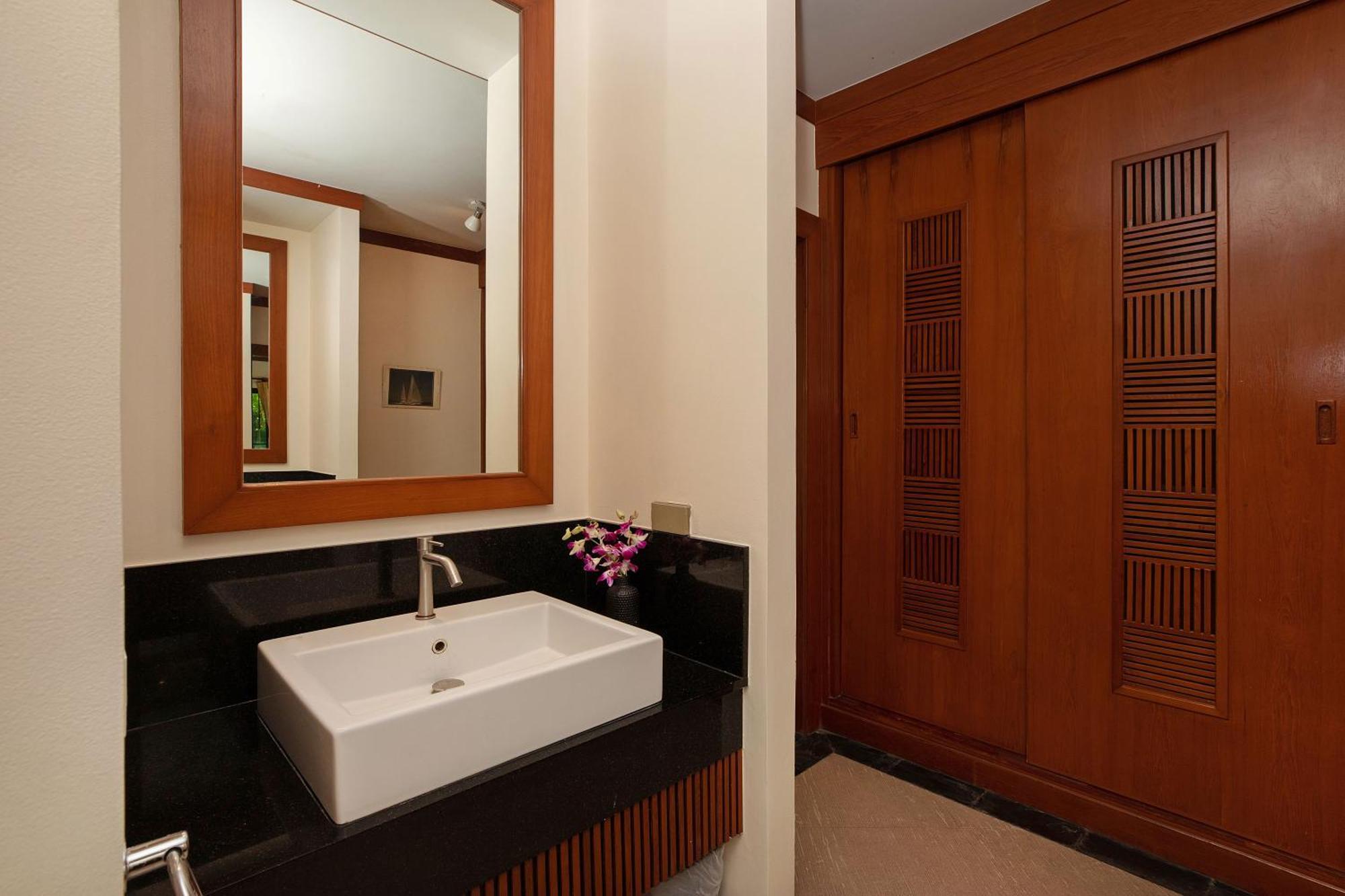 別墅 Tropical Living At 3br Pool Bianca, Baan Bua Luxury Estate, Nai Harn *